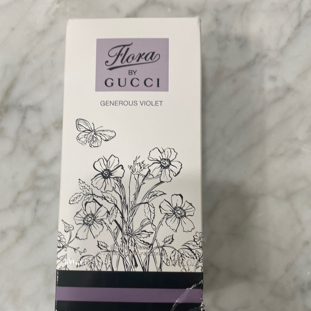Gucci Flora Generous Violet Perfume Box - White and Purple